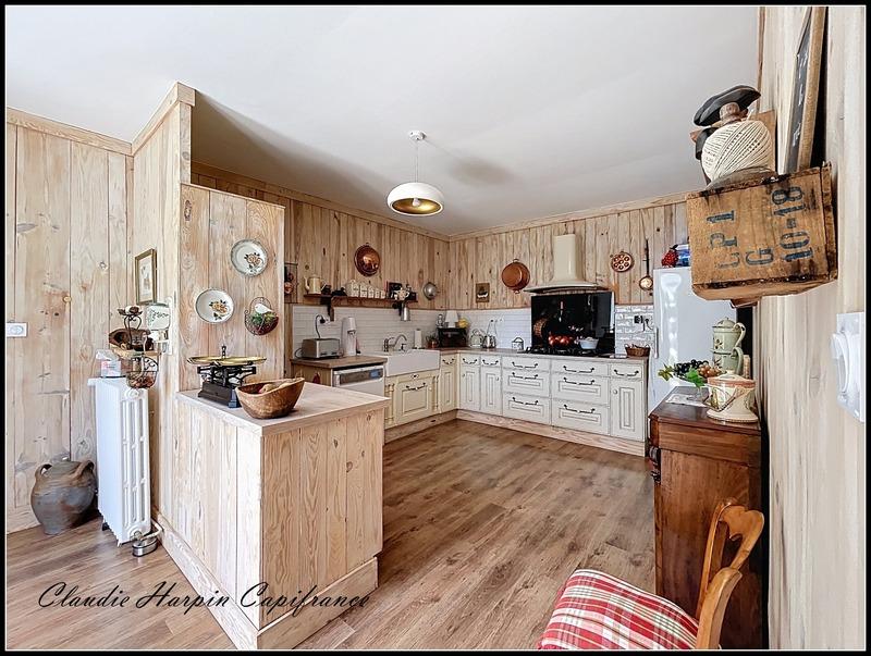 Maison - 288 m² - 8 pièces