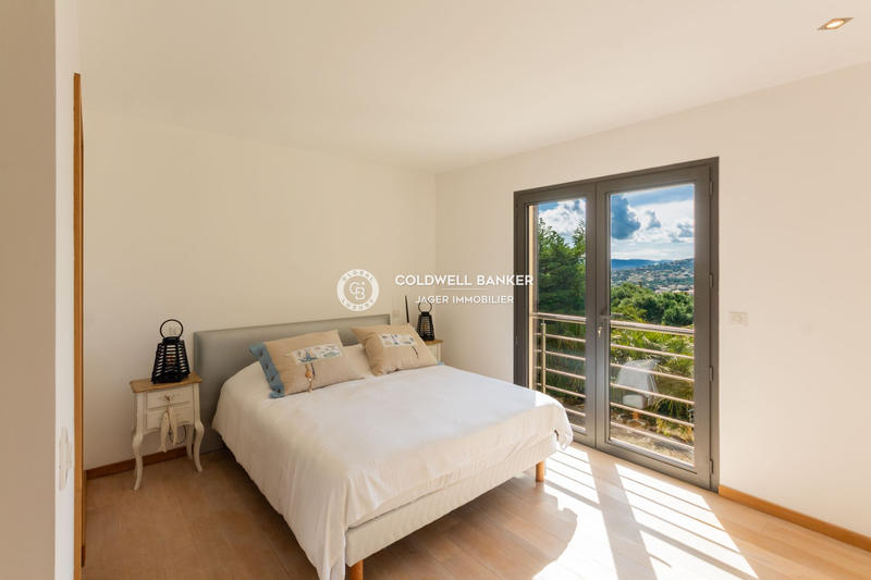 Villa - 250 m² - 7 pièces