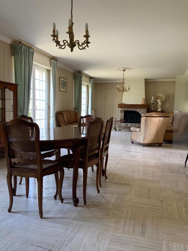 Maison - 200 m² - 8 pièces