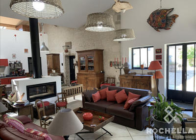 Maison - 362 m² - 8 pièces