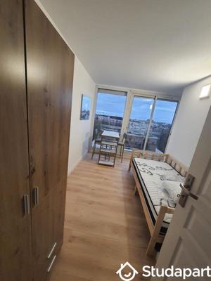 Chambre - 11 m² - 1 pièce