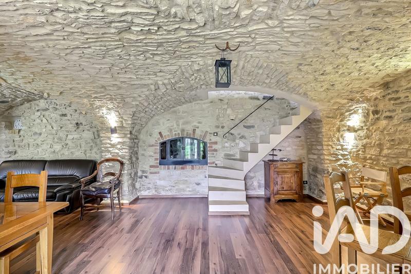 Maison - 282 m² - 9 pièces