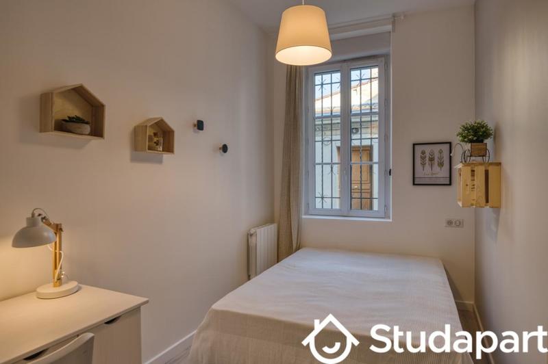 Chambre - 11 m² - 1 pièce