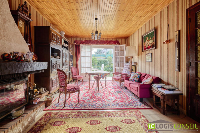 Maison traditionnelle - 165 m² - 8 pièces