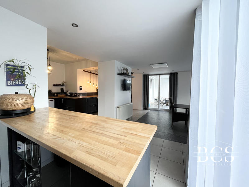 Maison - 174 m² - 9 pièces