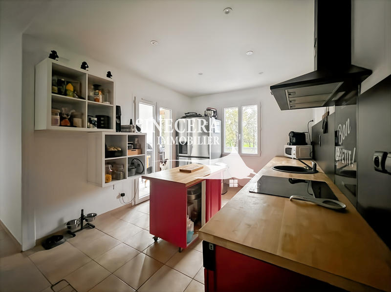 Appartement - 90 m² - 5 pièces