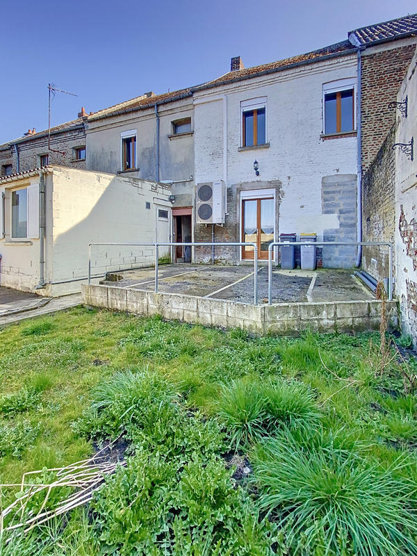 Maison - 144 m² - 9 pièces