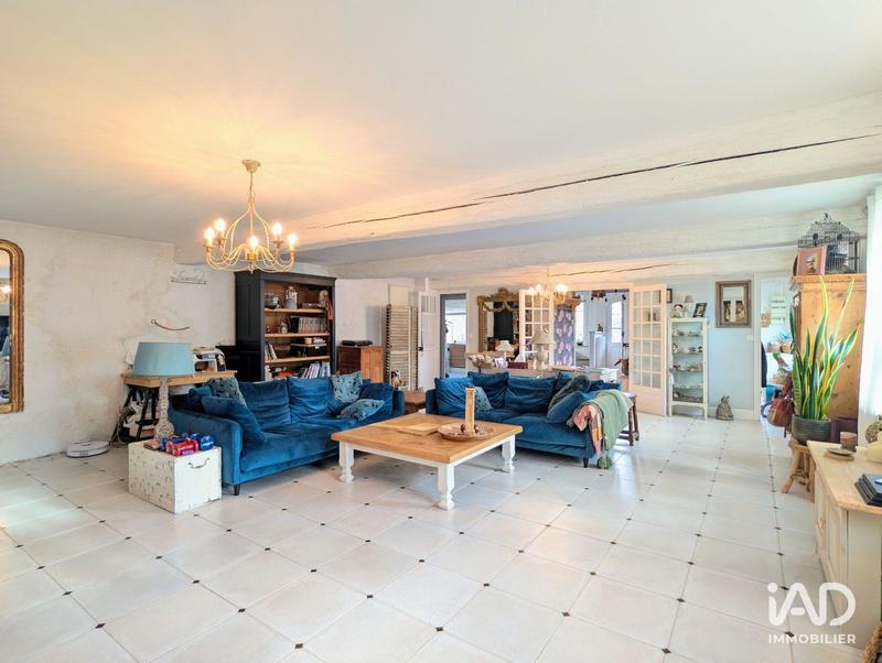 Maison - 249 m² - 7 pièces