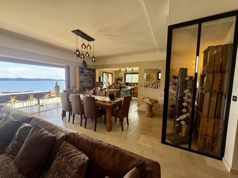 Maison - 210 m² - 7 pièces