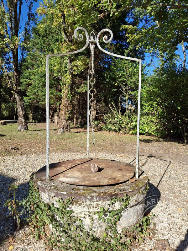 Maison ancienne - 310 m² - 12 pièces