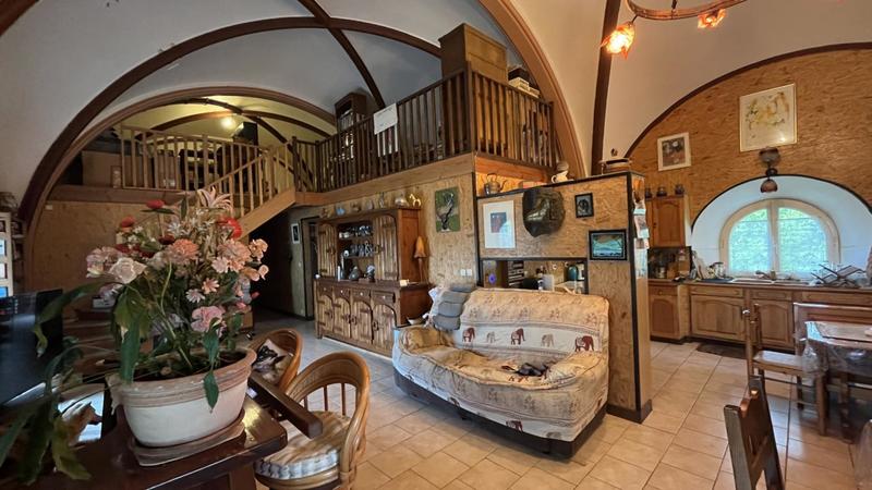 Propriété - 160 m² - 4 pièces