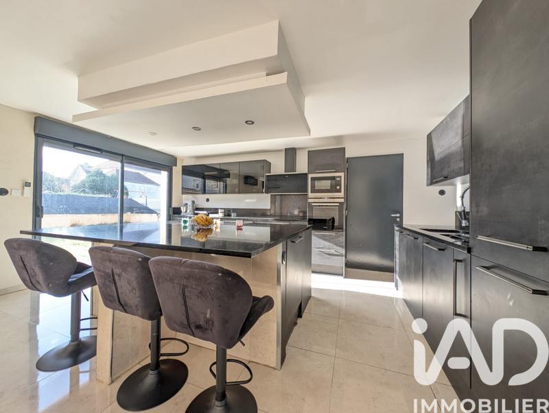 Maison - 185 m² - 7 pièces