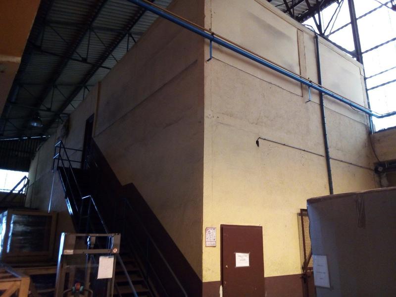 Entrepôt - 4 840 m²