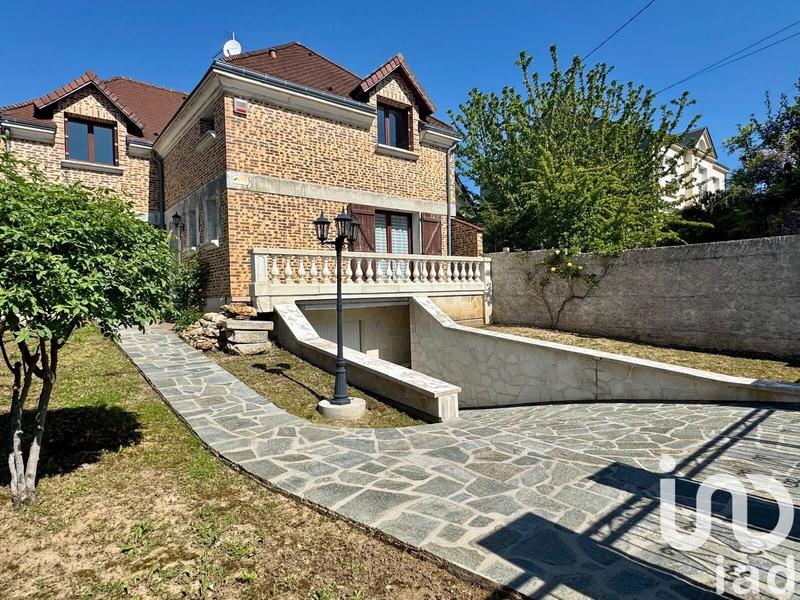 Maison - 151 m² - 6 pièces