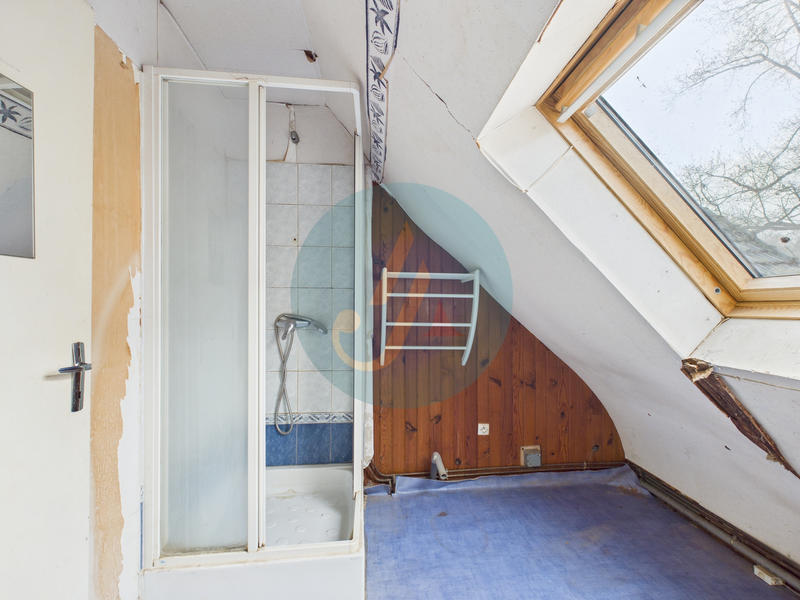 Maison - 201 m² - 7 pièces