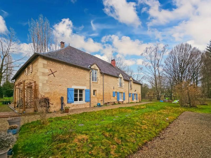 Moulin - 400 m² - 15 pièces