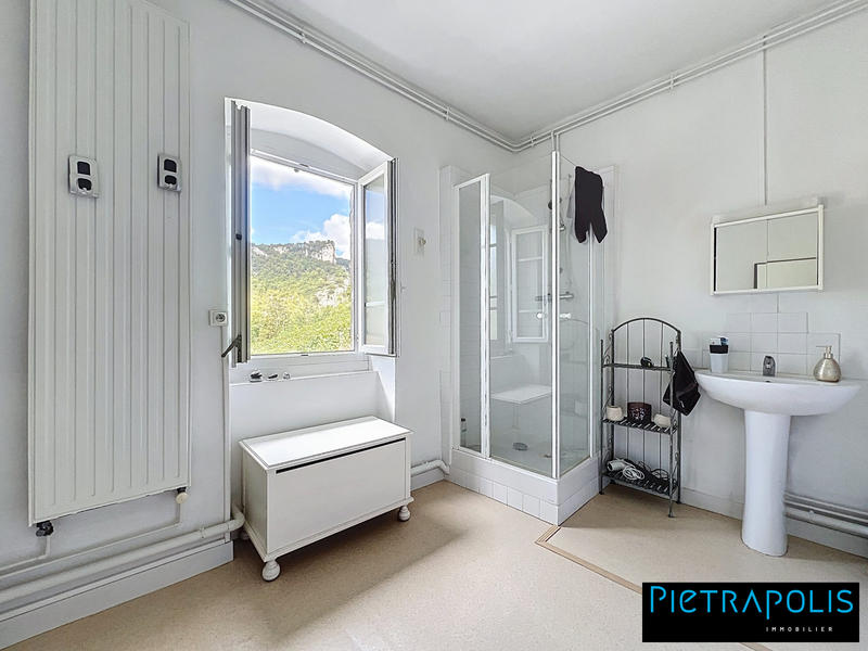 Maison - 268 m² - 10 pièces