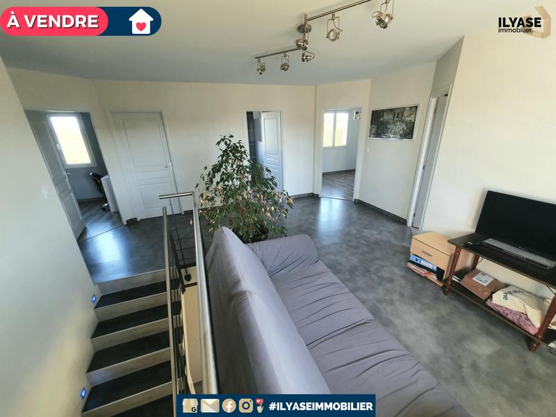 Maison - 143 m² - 8 pièces
