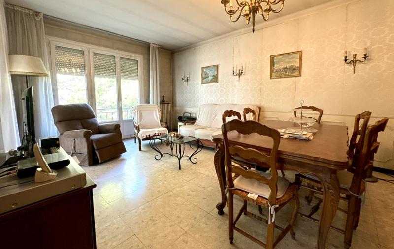 Propriété - 220 m² - 7 pièces