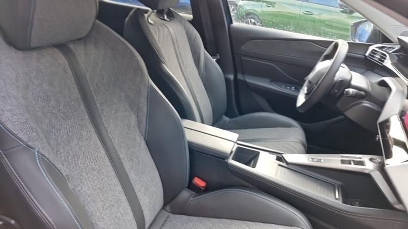 Peugeot 408 Phev 180 E-Eat8 Allure