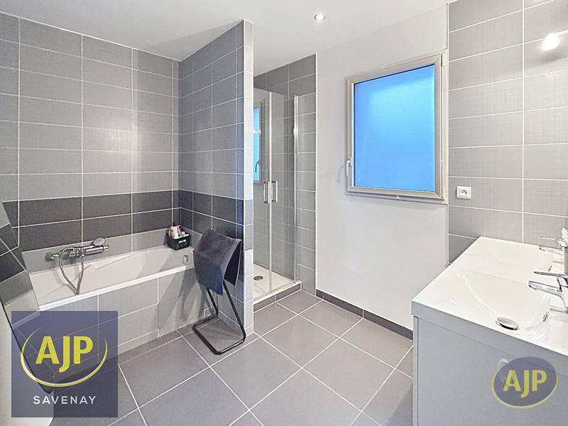 Maison - 138 m² - 6 pièces