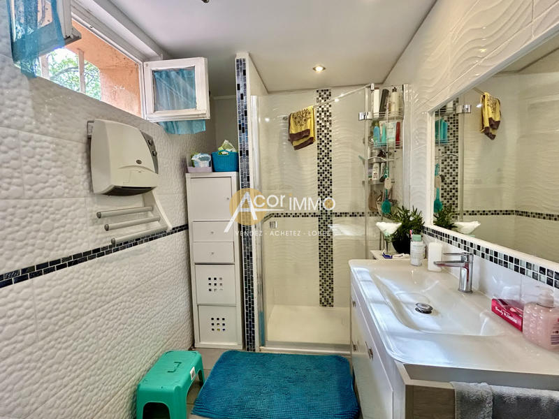 Maison - 212 m² - 7 pièces