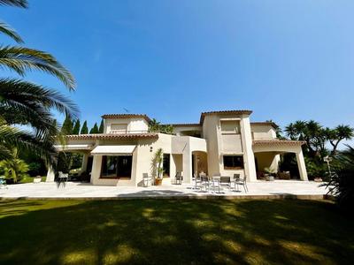 Villa - 241 m²
