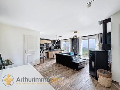 Maison - 90 m² - 5 pièces