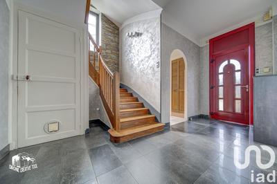 Maison - 242 m² - 7 pièces