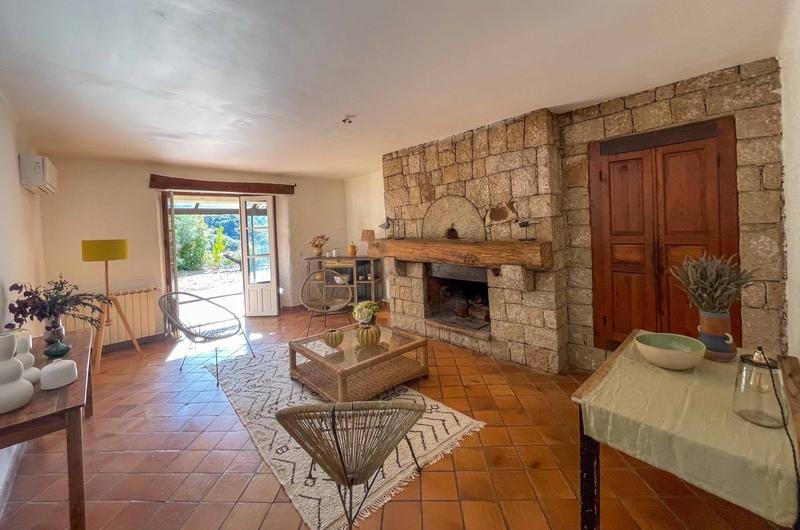 Maison en pierre - 178 m² - 6 pièces