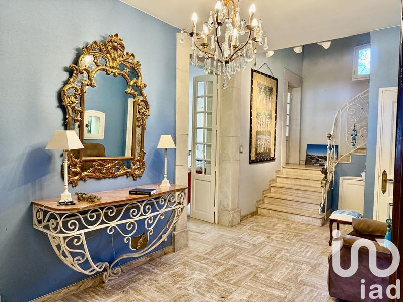 Maison - 237 m² - 5 pièces