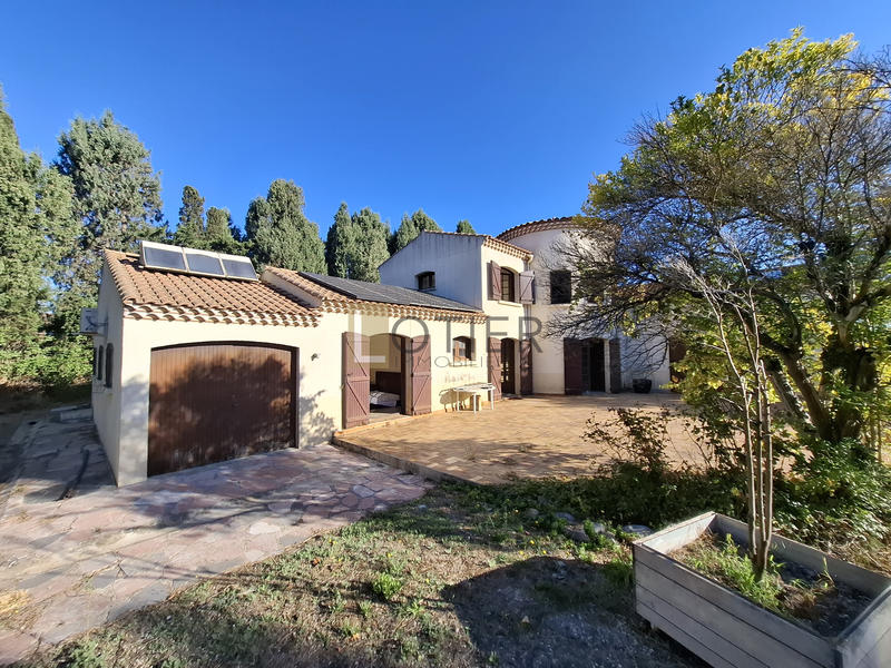 Maison - 220 m² - 7 pièces