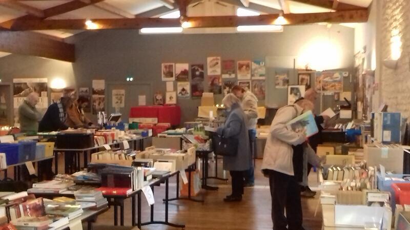 Bourse aux livres bd cd dvd vinyles