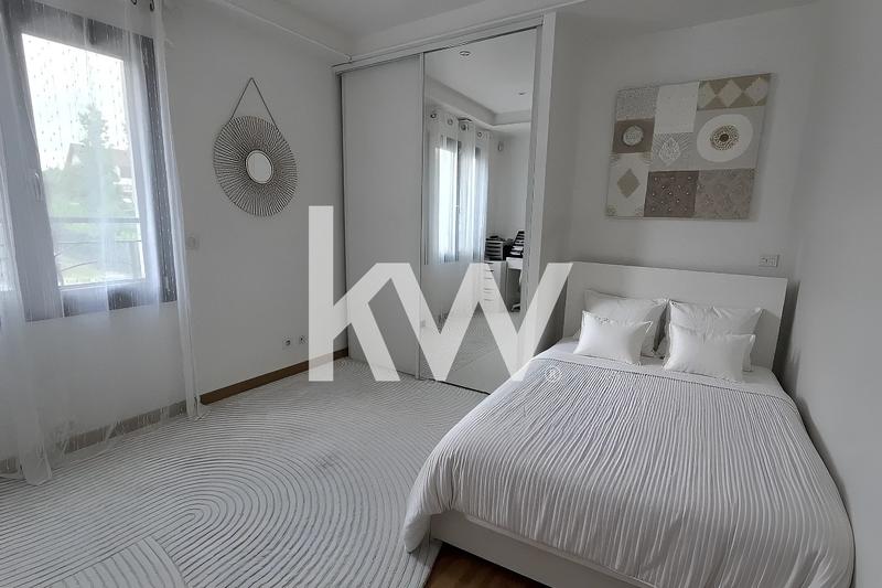 Maison d'architecte - 446 m² - 9 pièces