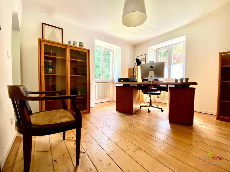 Maison - 333 m² - 12 pièces