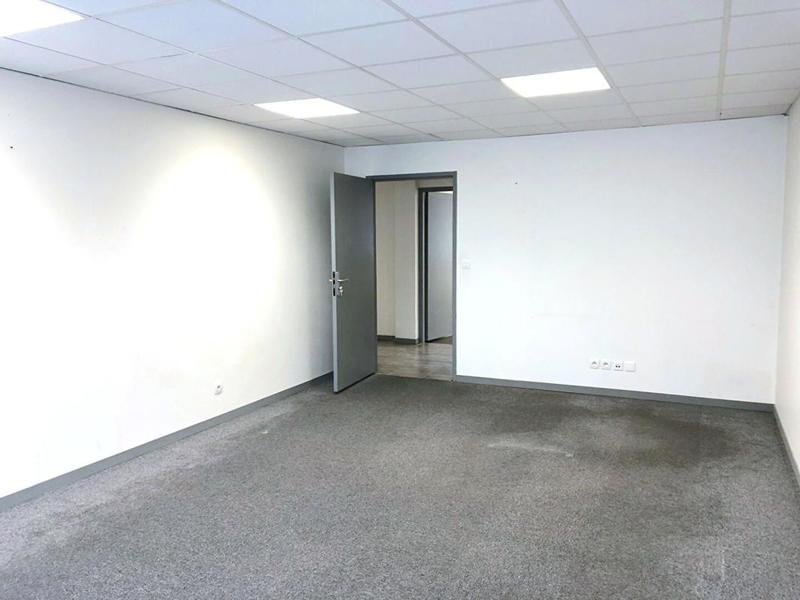 Bureau - 286 m² - 9 pièces