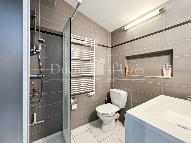 Maison - 180 m² - 8 pièces