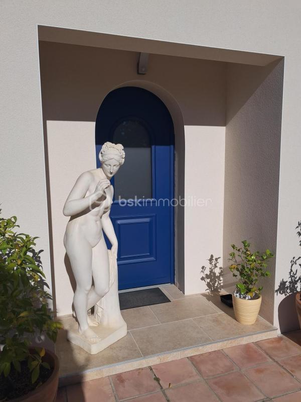 Maison traditionnelle - 180 m² - 6 pièces