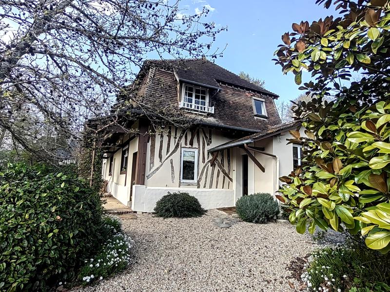 Propriété - 177 m² - 8 pièces