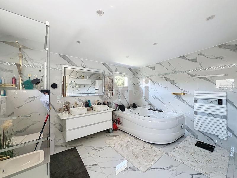 Maison - 120 m² - 4 pièces