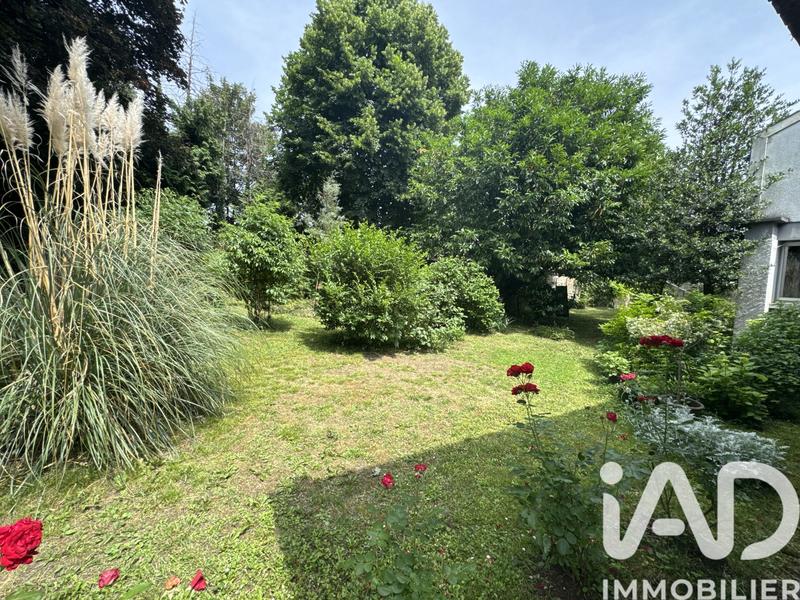 Maison - 245 m² - 9 pièces