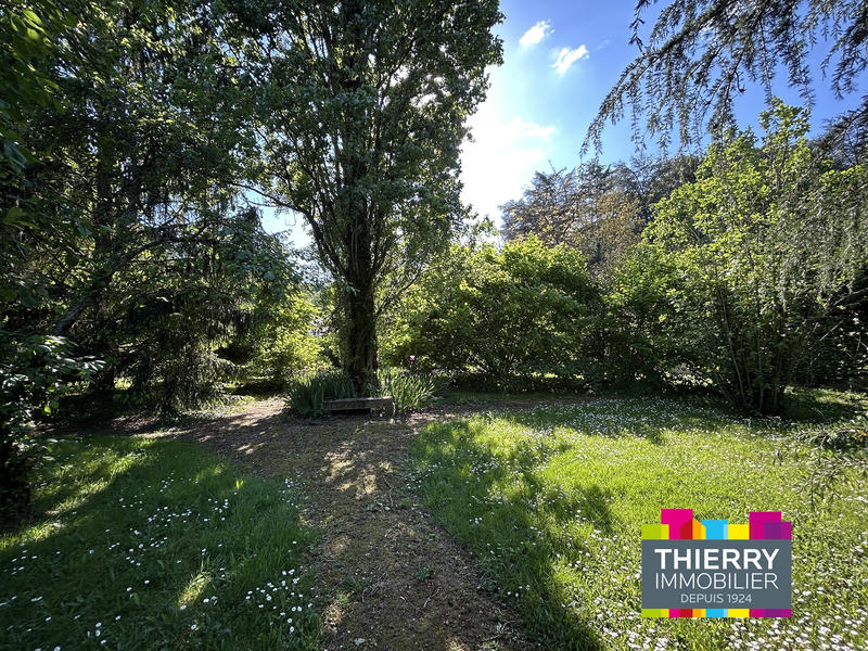 Maison - 281 m² - 8 pièces