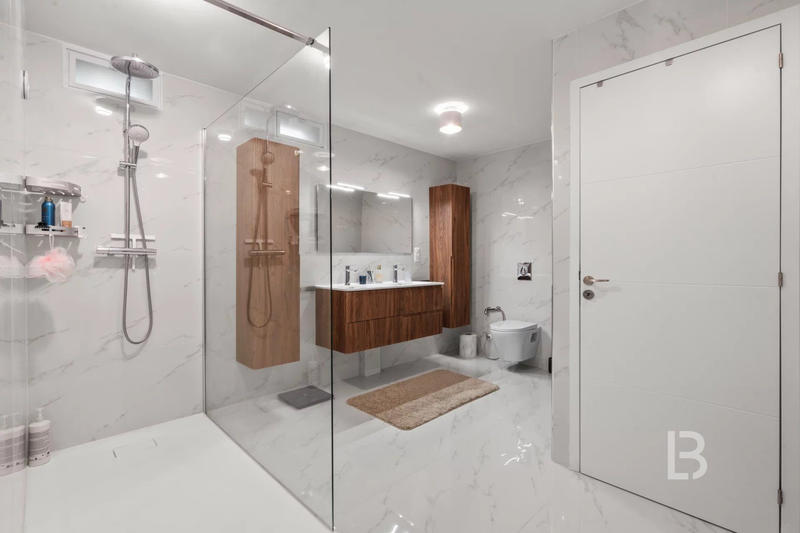 Maison - 315 m² - 8 pièces