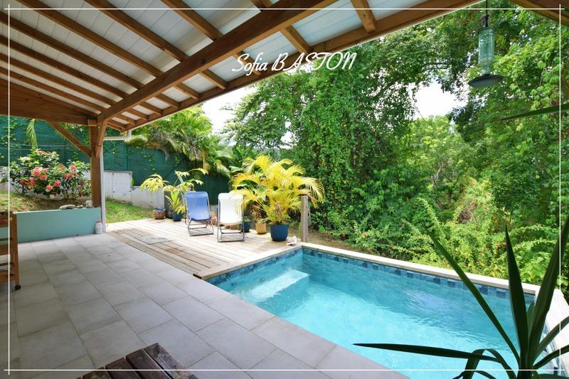 Maison - 241 m² - 10 pièces