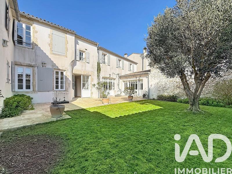 Maison - 195 m² - 7 pièces