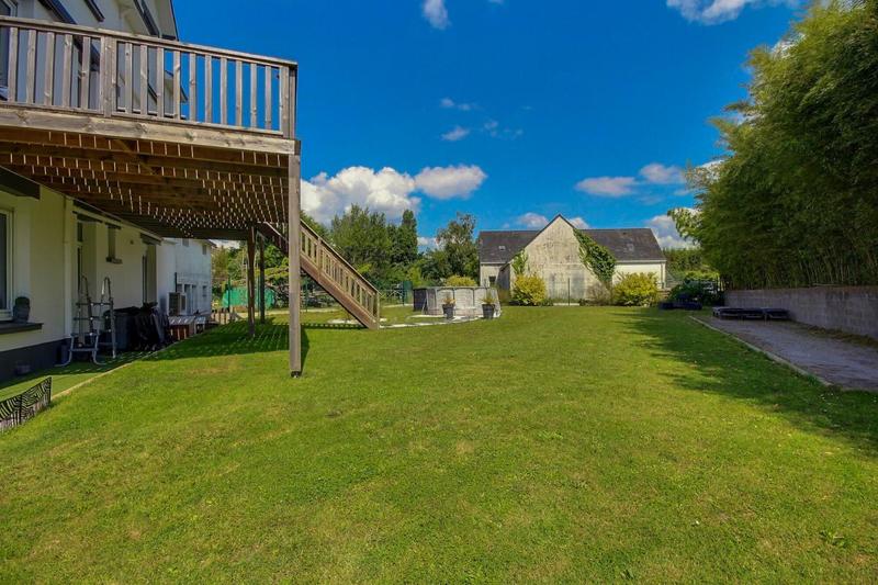 Maison - 205 m² - 9 pièces