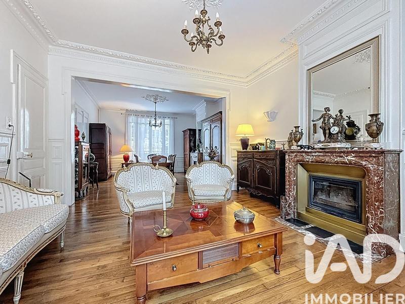 Maison de ville - 220 m² - 10 pièces