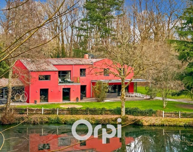 Villa - 544 m² - 8 pièces