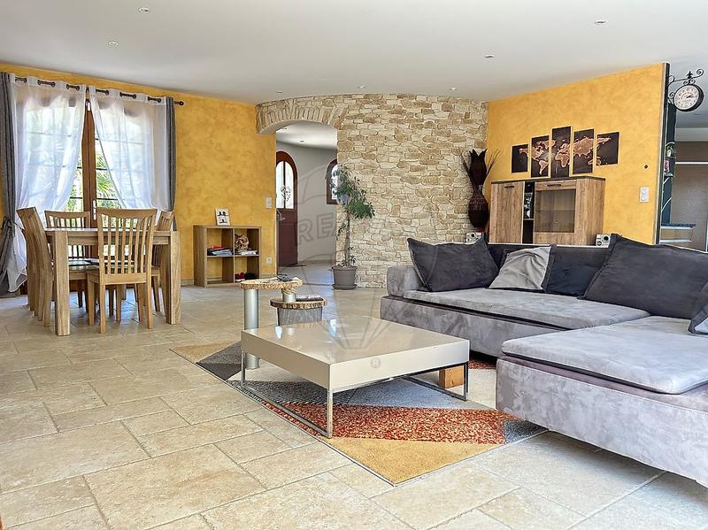 Maison - 193 m² - 6 pièces