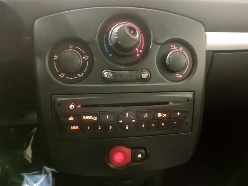 Renault Clio III 1.2 16v 75 Pack Clim